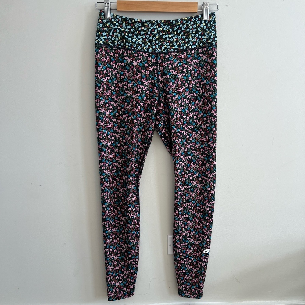 Nike Black Floral Pattern Dri Fit Leggings Print Yoga Athletic Fitness Workout